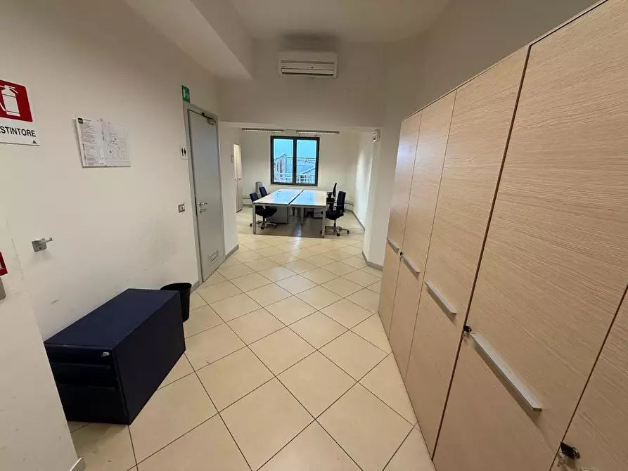 Immagine 2 di Ufficio in affitto  a Pisa