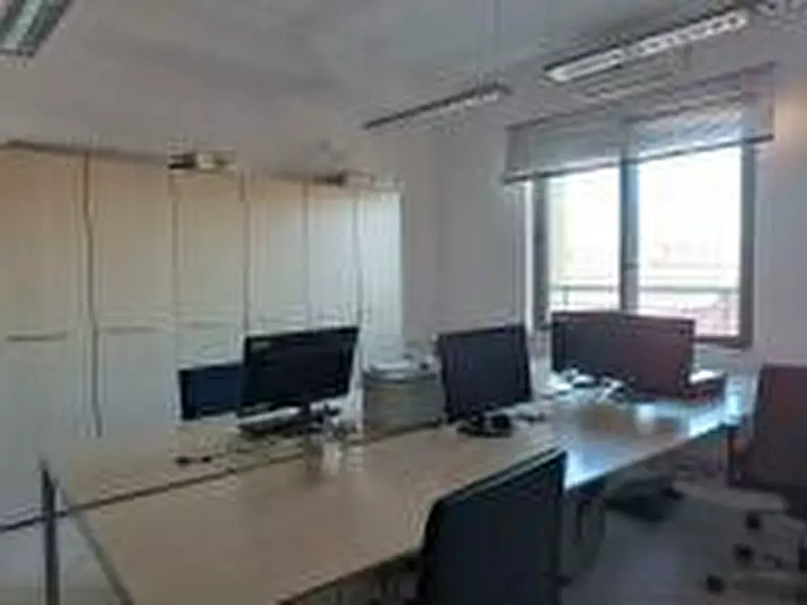 Immagine 6 di Ufficio in affitto  a Pisa