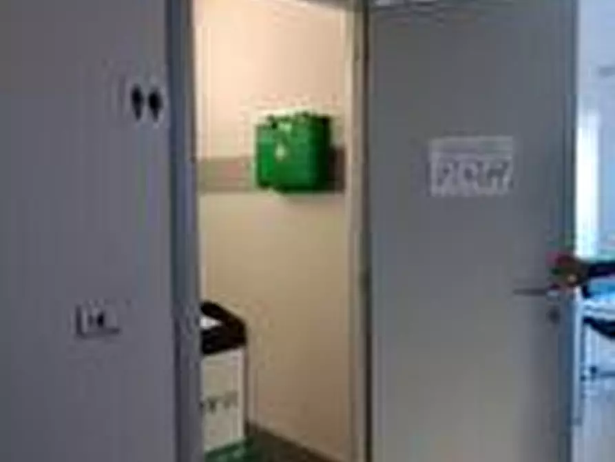 Immagine 14 di Ufficio in affitto  a Pisa