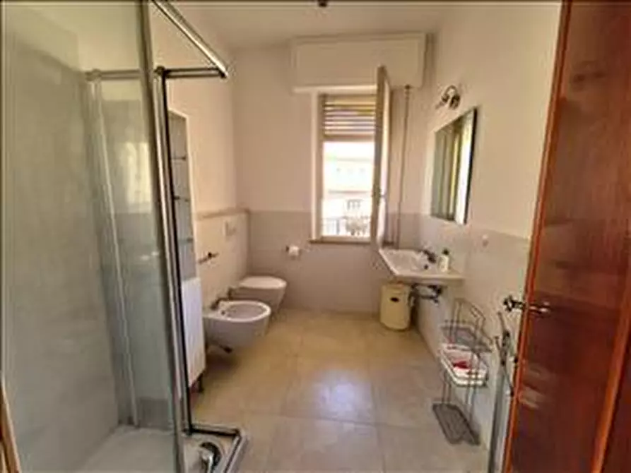 Immagine 11 di Appartamento in vendita  a Siena