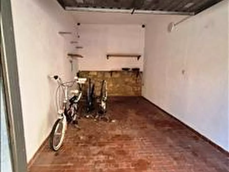 Immagine 19 di Appartamento in vendita  a Siena