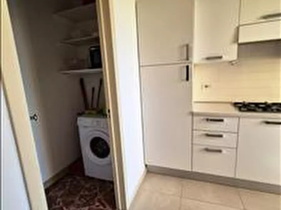 Immagine 4 di Appartamento in vendita  a Siena