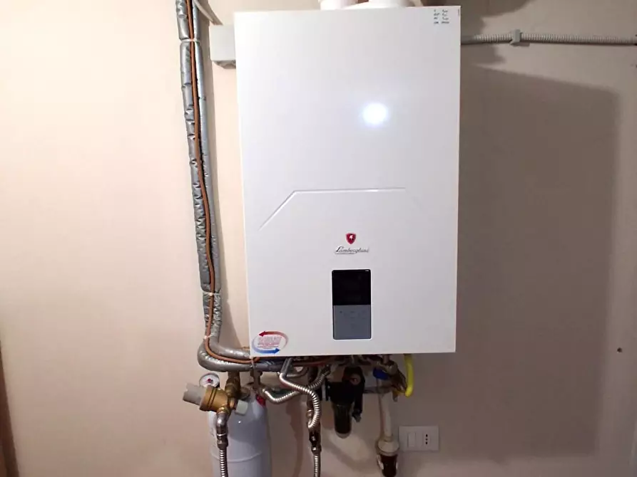 Immagine 23 di Casa bifamiliare in vendita  a Capannori