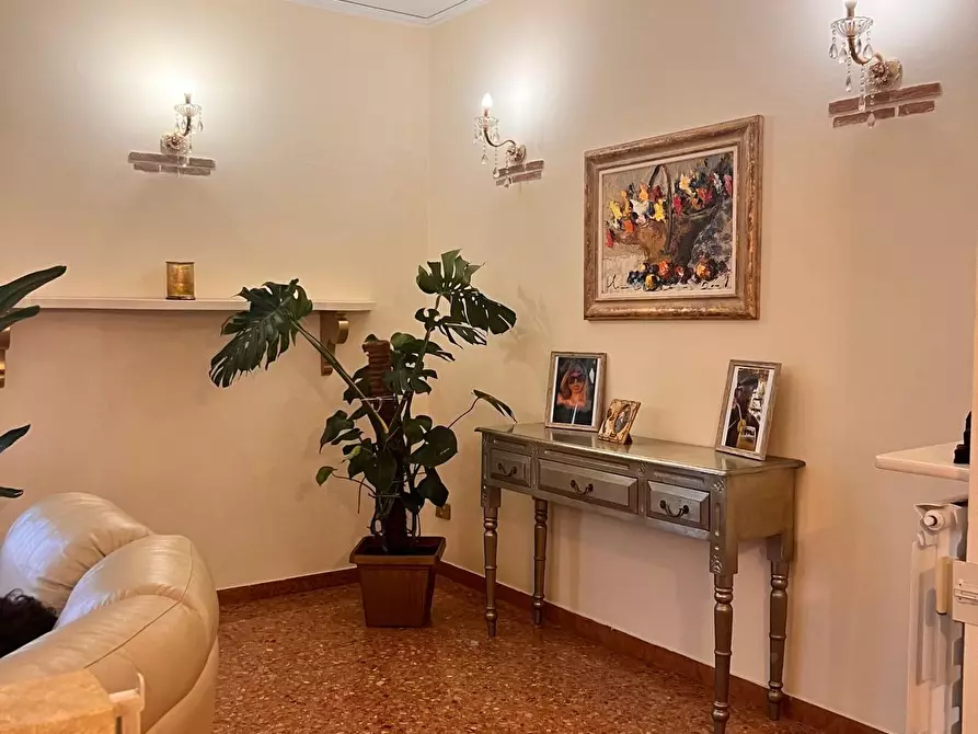 Immagine 11 di Appartamento in vendita  a Pontedera