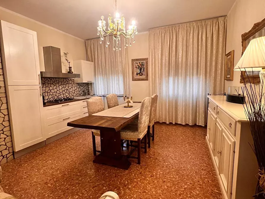 Immagine 2 di Appartamento in vendita  a Pontedera