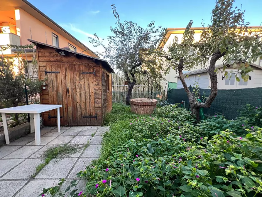 Immagine 36 di Villetta a schiera in vendita  a Cecina