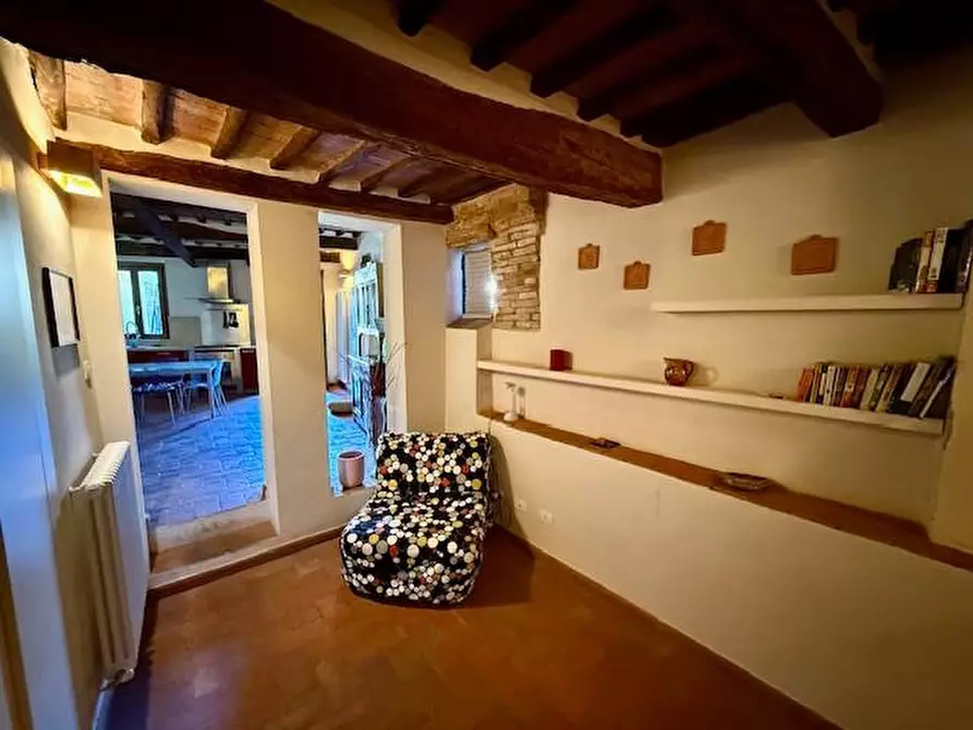 Immagine 14 di Appartamento in vendita  a Siena