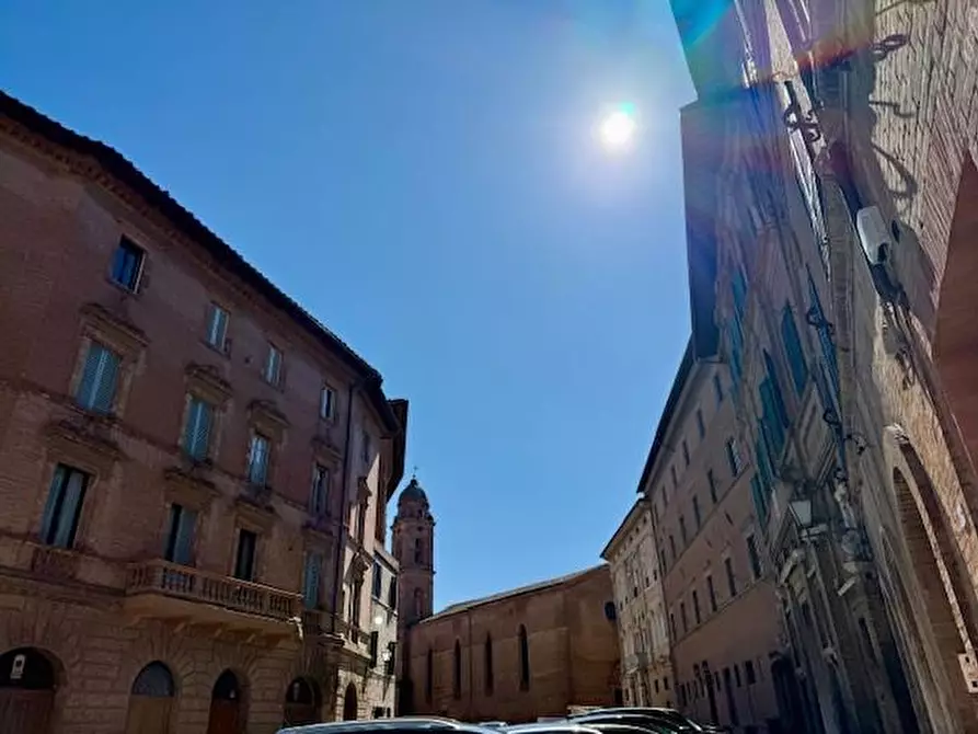 Immagine 28 di Appartamento in vendita  a Siena