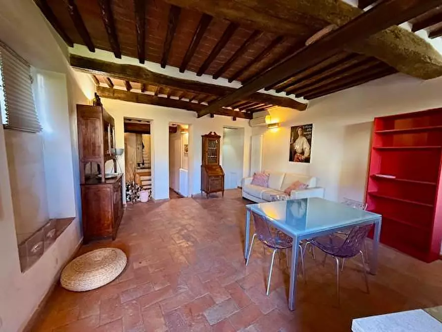 Immagine 6 di Appartamento in vendita  a Siena