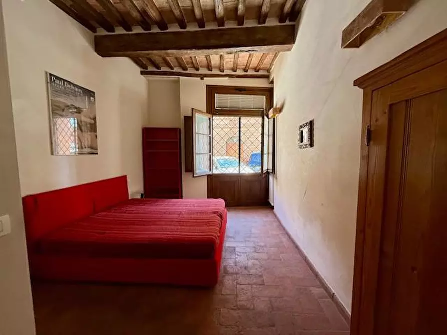 Immagine 23 di Appartamento in vendita  a Siena