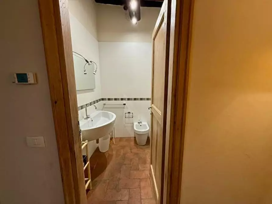 Immagine 19 di Appartamento in vendita  a Siena