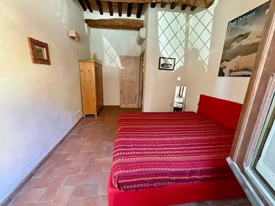 Immagine 26 di Appartamento in vendita  a Siena