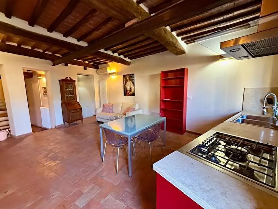 Immagine 5 di Appartamento in vendita  a Siena