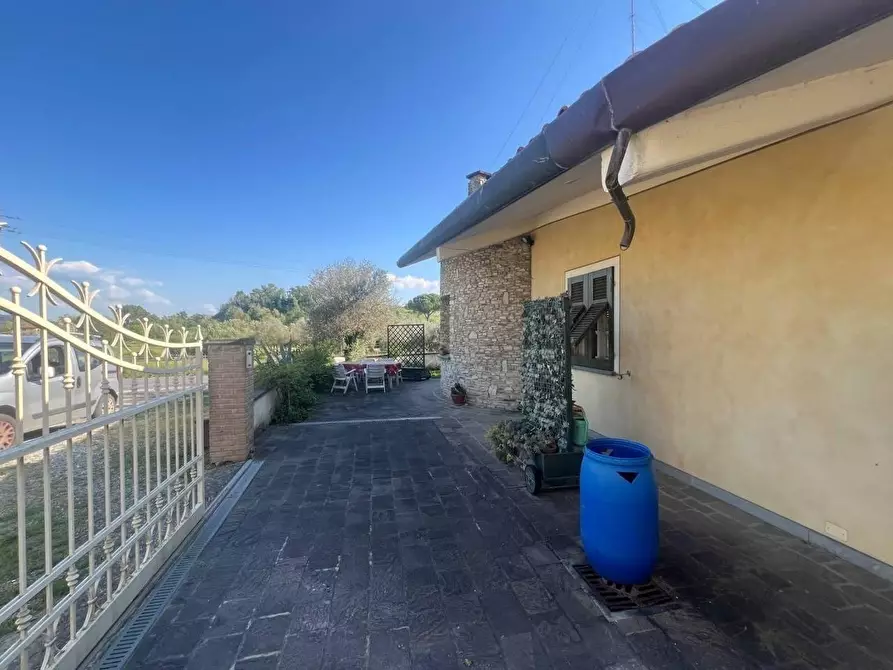 Immagine 7 di Villa in vendita  a Casciana Terme Lari