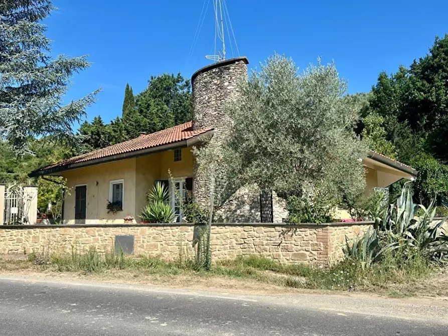 Immagine 2 di Villa in vendita  a Casciana Terme Lari