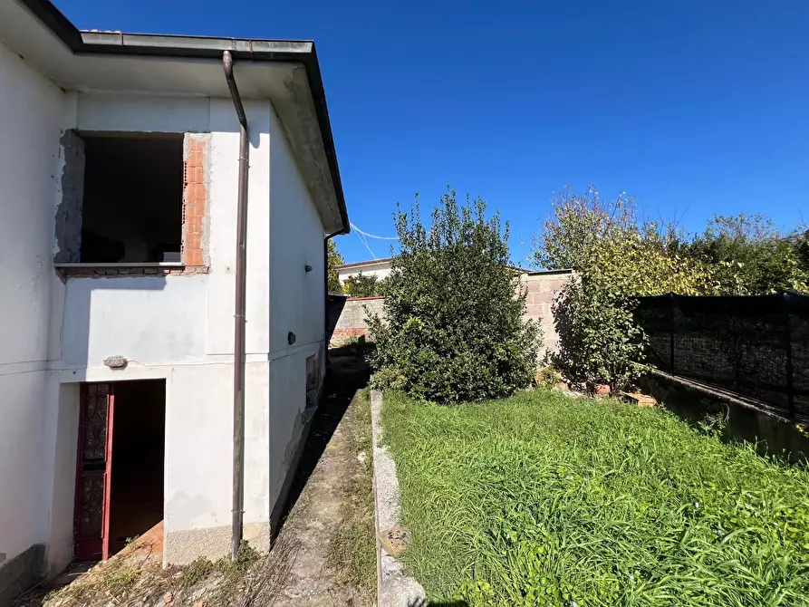 Immagine 10 di Villa in vendita  a Buti