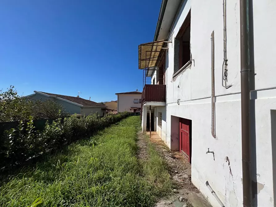 Immagine 13 di Villa in vendita  a Buti