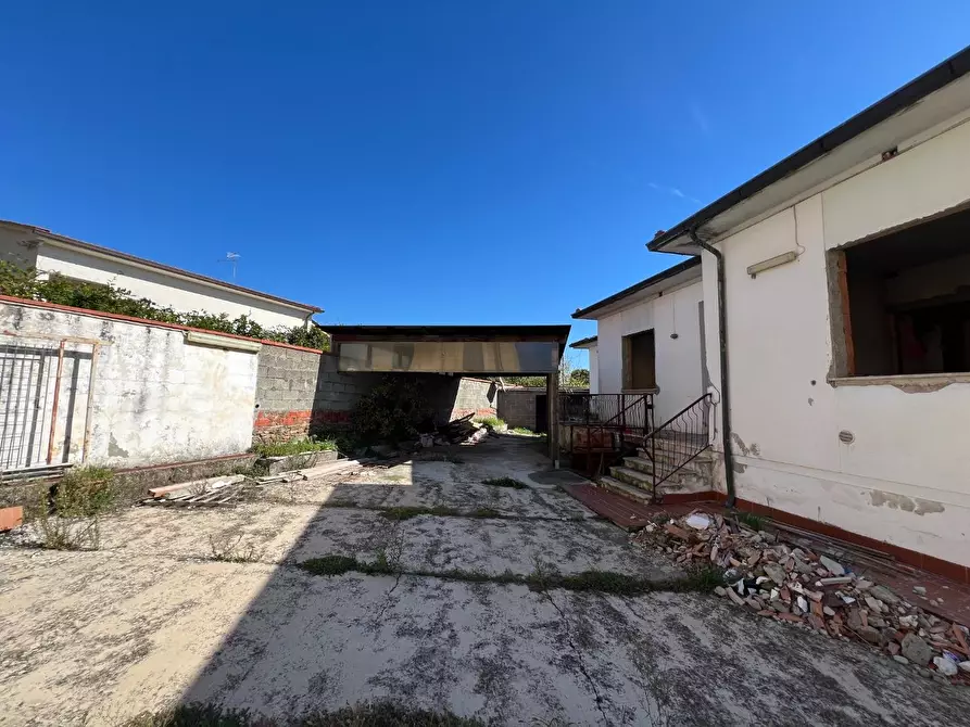 Immagine 8 di Villa in vendita  a Buti