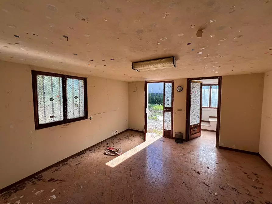 Immagine 16 di Villa in vendita  a Buti