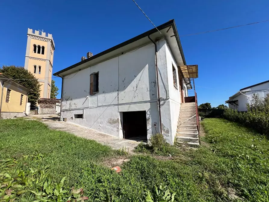 Immagine 2 di Villa in vendita  a Buti