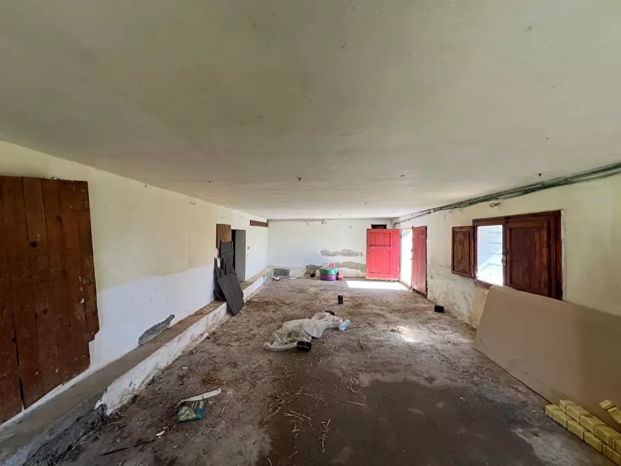 Immagine 18 di Villa in vendita  a Buti