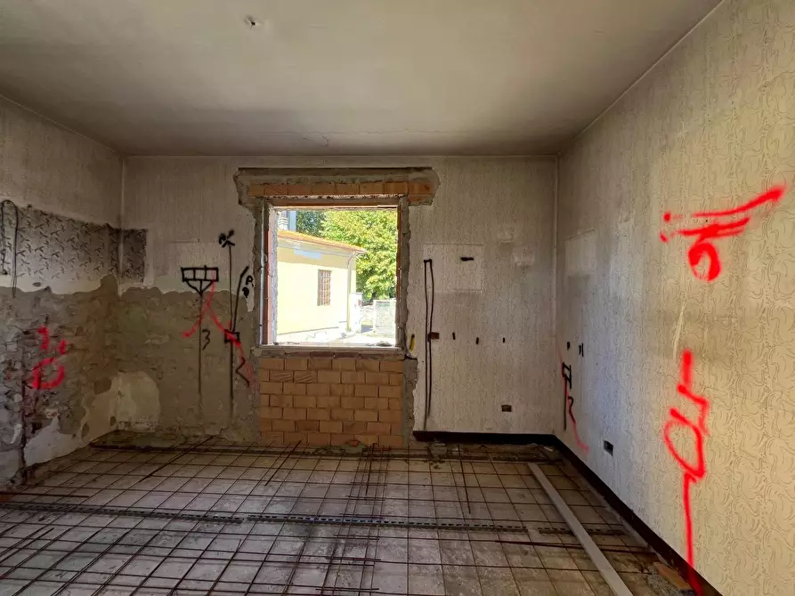 Immagine 21 di Villa in vendita  a Buti