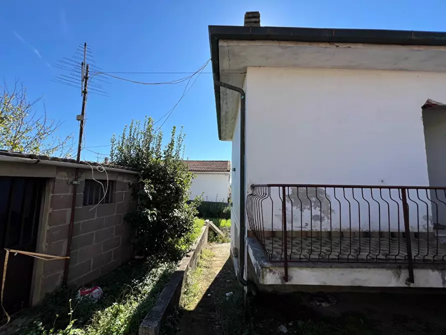 Immagine 4 di Villa in vendita  a Buti