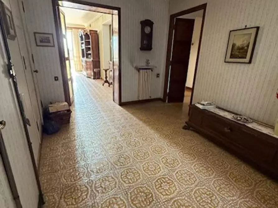 Immagine 10 di Appartamento in vendita  a Siena