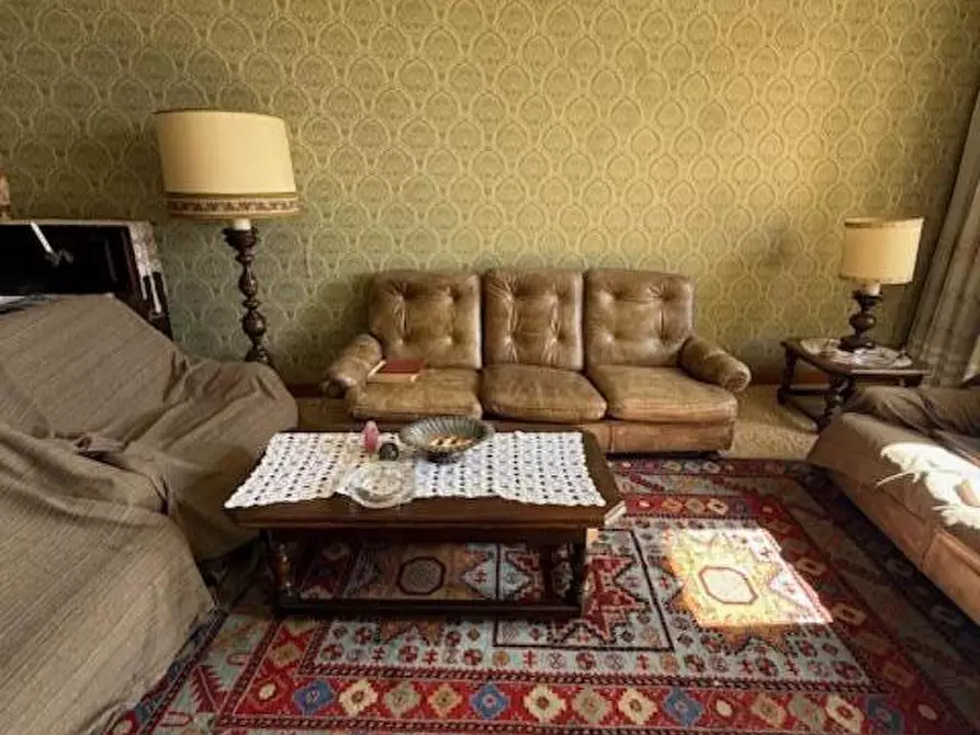 Immagine 15 di Appartamento in vendita  a Siena