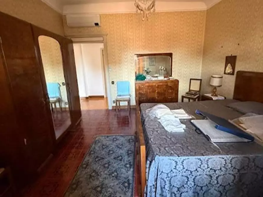 Immagine 42 di Appartamento in vendita  a Siena