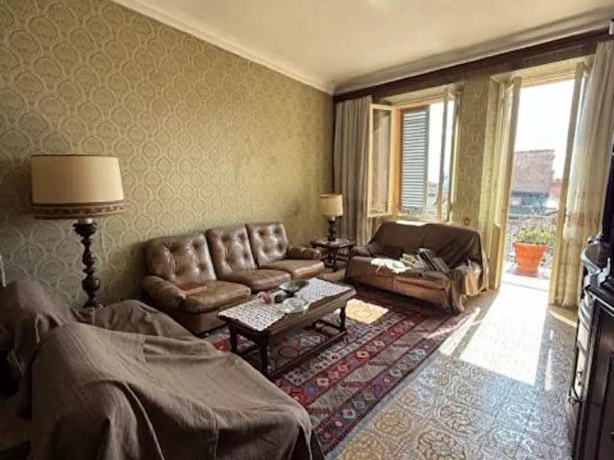 Immagine 1 di Appartamento in vendita  a Siena