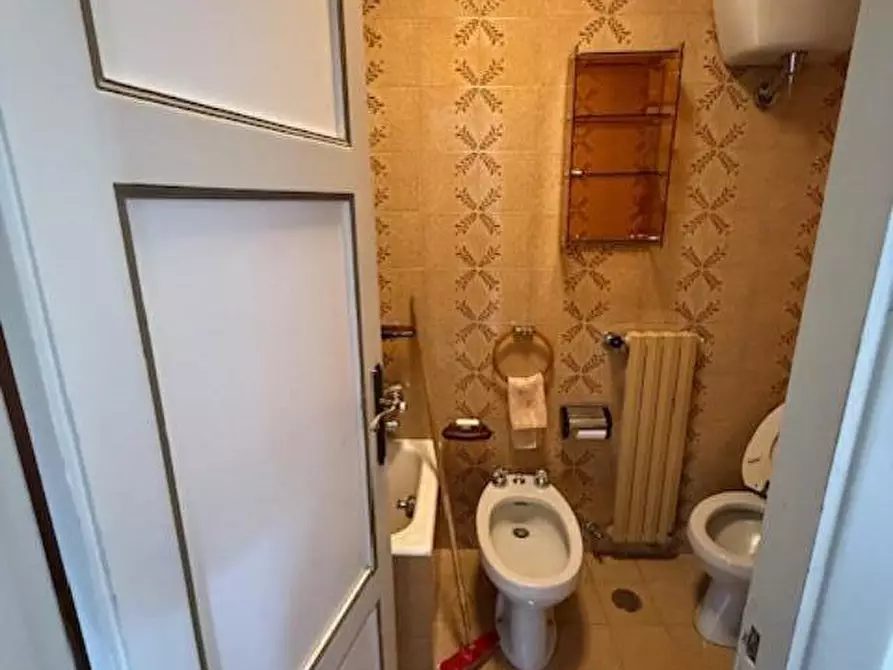 Immagine 36 di Appartamento in vendita  a Siena