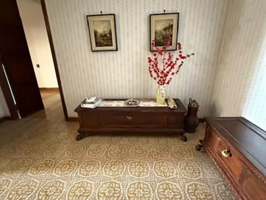 Immagine 11 di Appartamento in vendita  a Siena