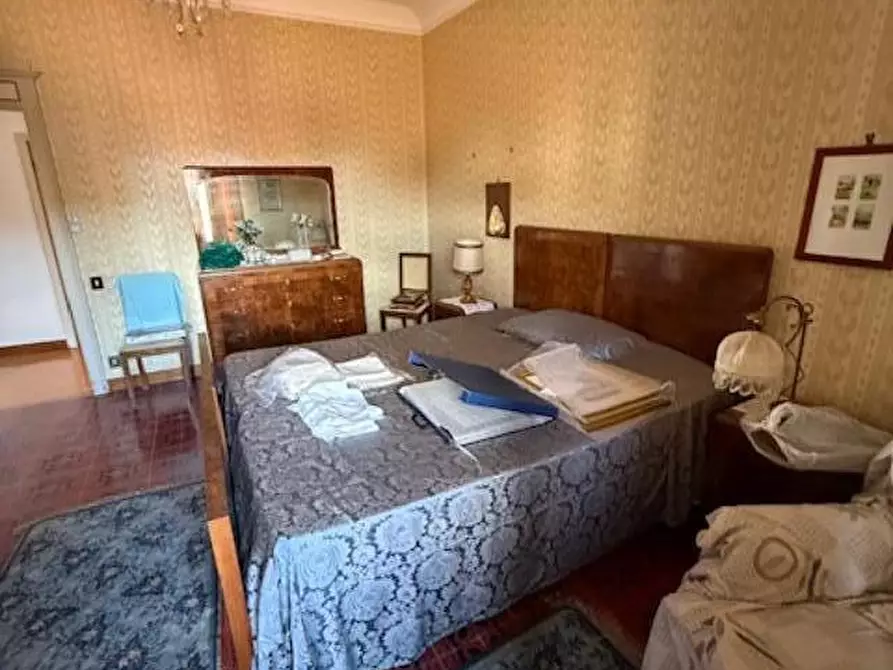 Immagine 43 di Appartamento in vendita  a Siena