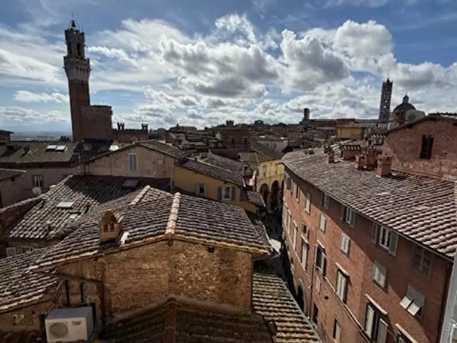 Immagine 56 di Appartamento in vendita  a Siena