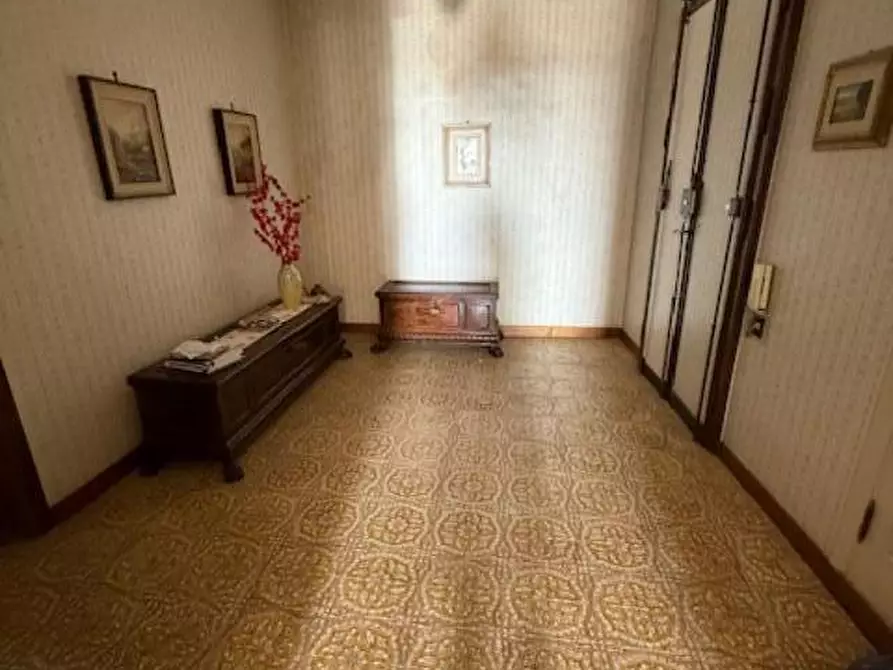 Immagine 12 di Appartamento in vendita  a Siena