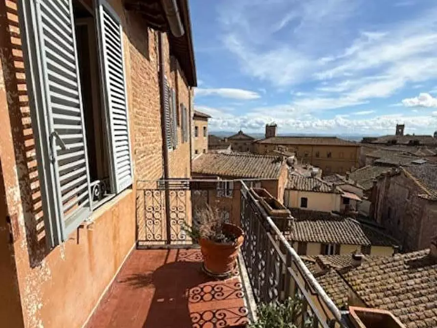 Immagine 18 di Appartamento in vendita  a Siena