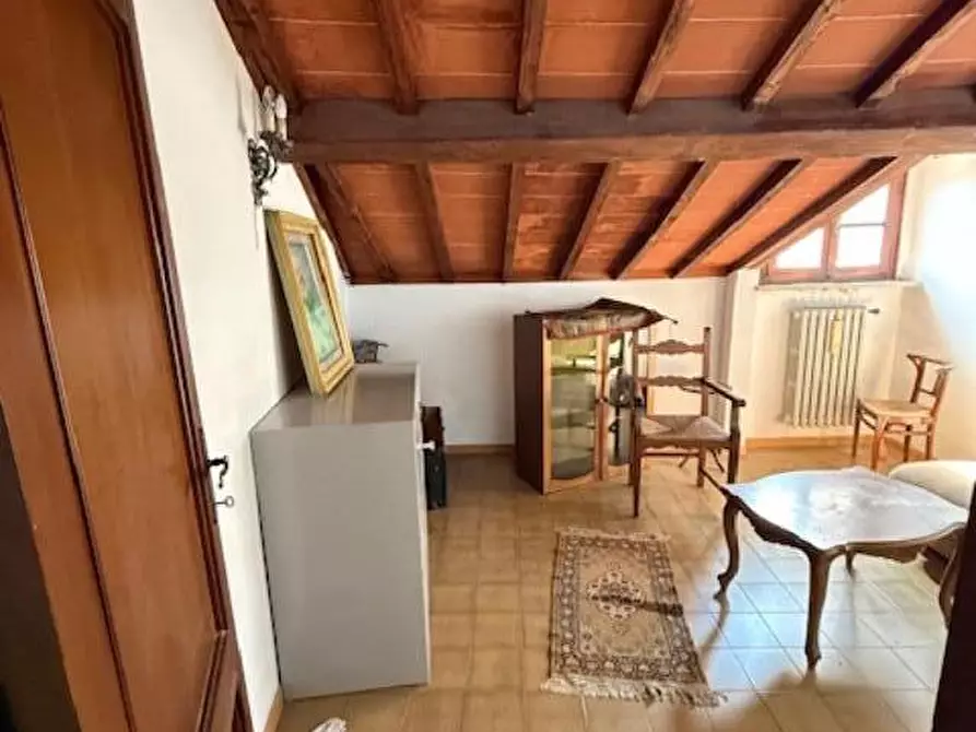 Immagine 2 di Appartamento in vendita  a Siena