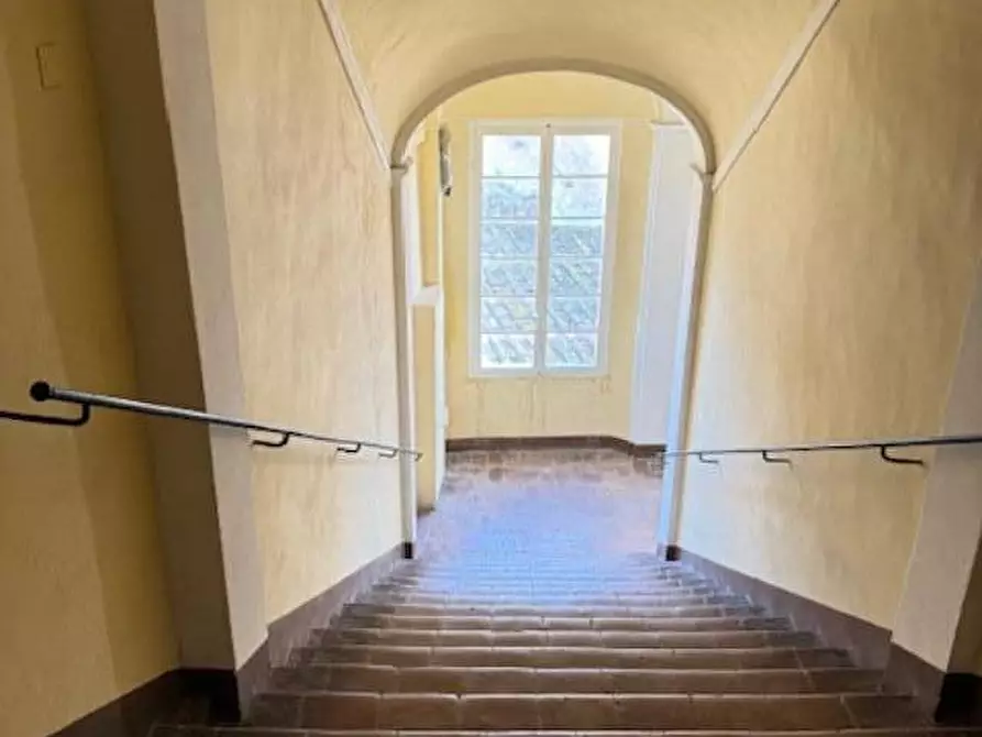 Immagine 61 di Appartamento in vendita  a Siena