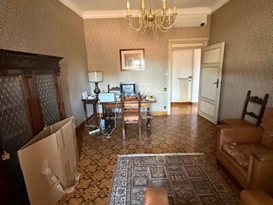 Immagine 35 di Appartamento in vendita  a Siena