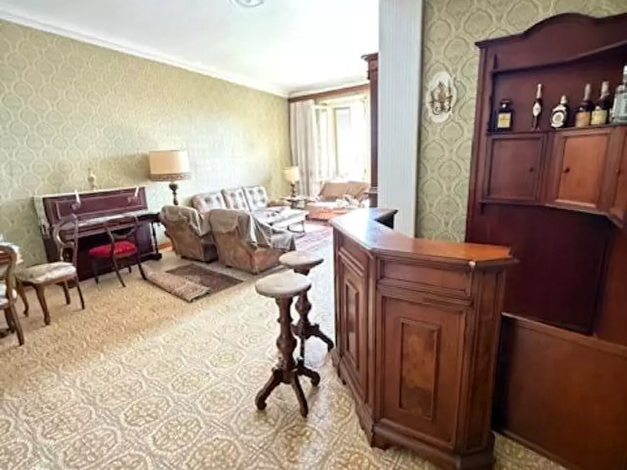 Immagine 60 di Appartamento in vendita  a Siena