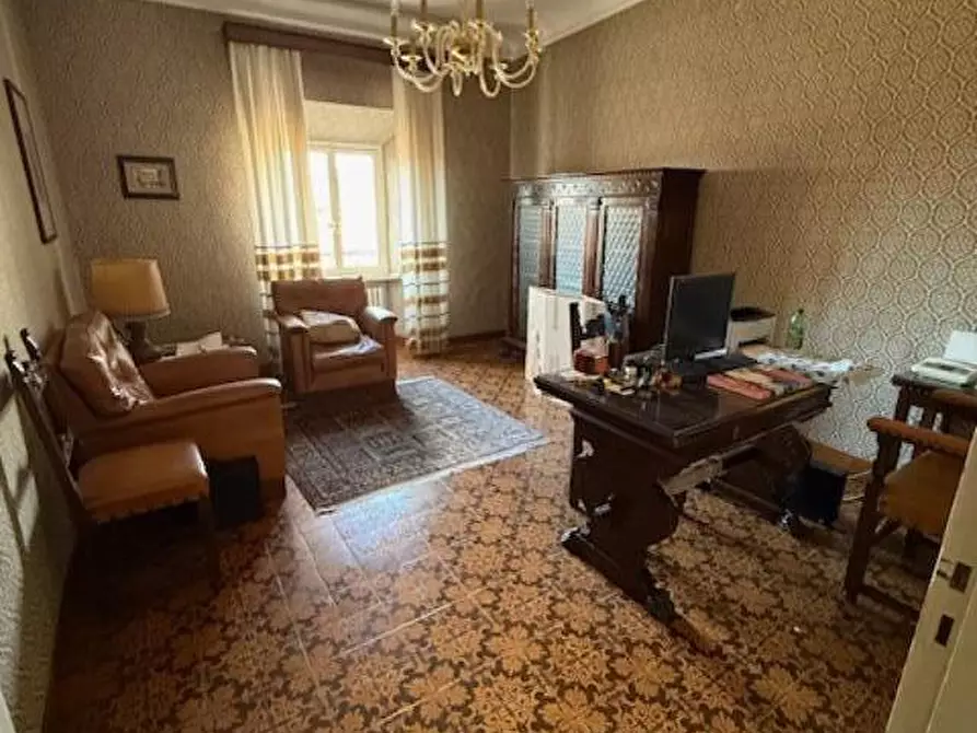 Immagine 33 di Appartamento in vendita  a Siena