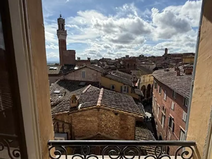 Immagine 57 di Appartamento in vendita  a Siena