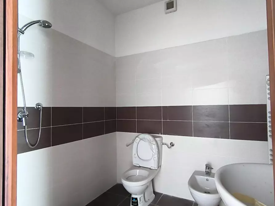 Immagine 4 di Appartamento in vendita  a Carrara