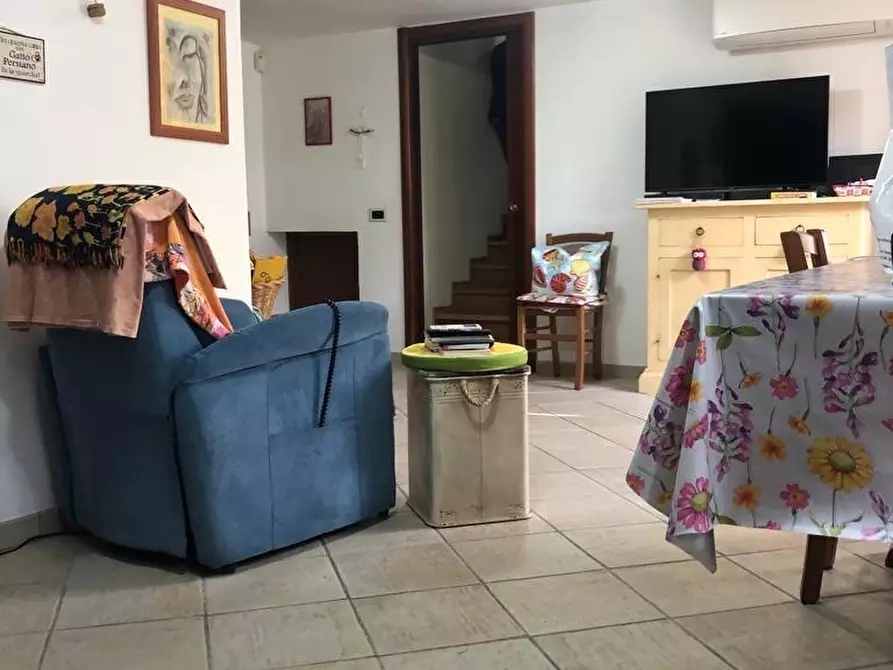 Immagine 40 di Villetta a schiera in vendita  a Camaiore