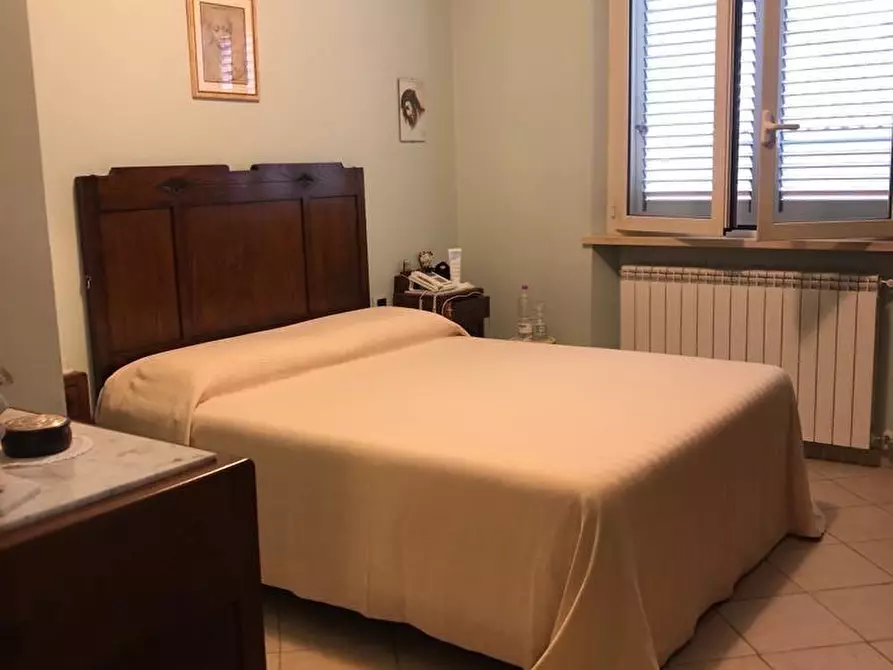 Immagine 39 di Villetta a schiera in vendita  a Camaiore