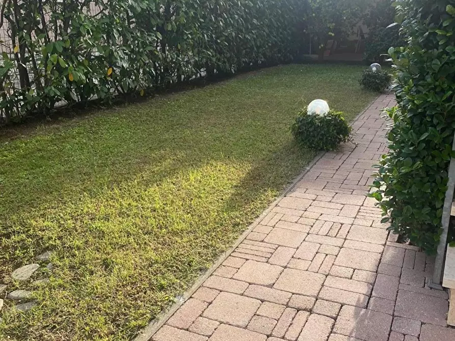 Immagine 55 di Villetta a schiera in vendita  a Camaiore