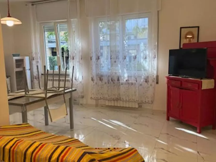 Immagine 13 di Appartamento in affitto  a Carrara