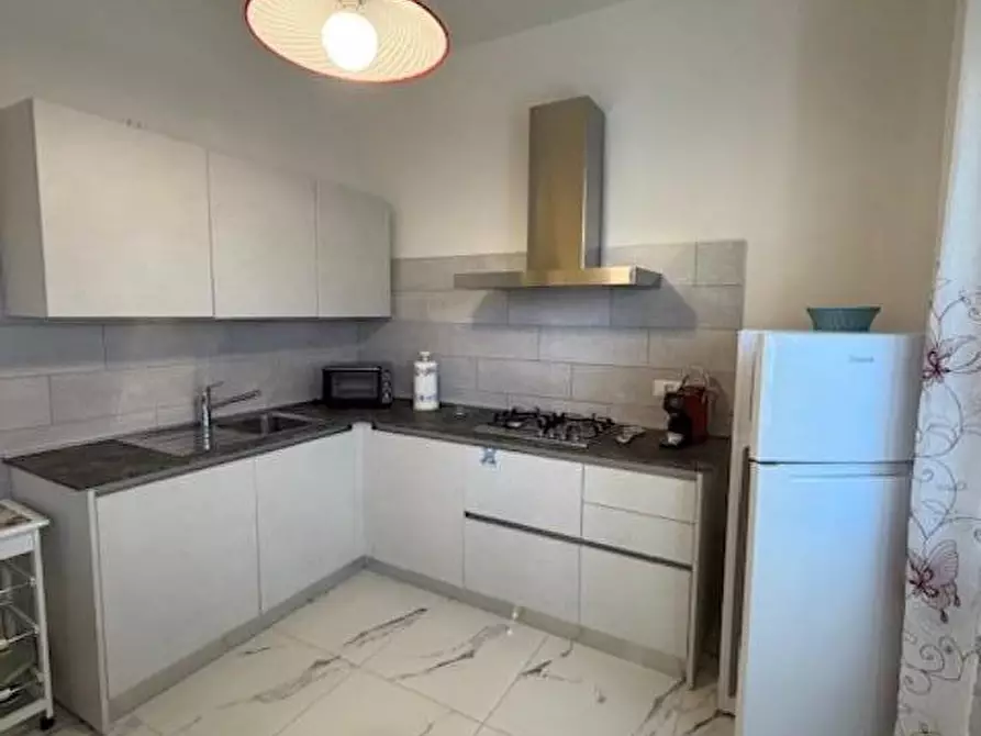 Immagine 1 di Appartamento in affitto  a Carrara