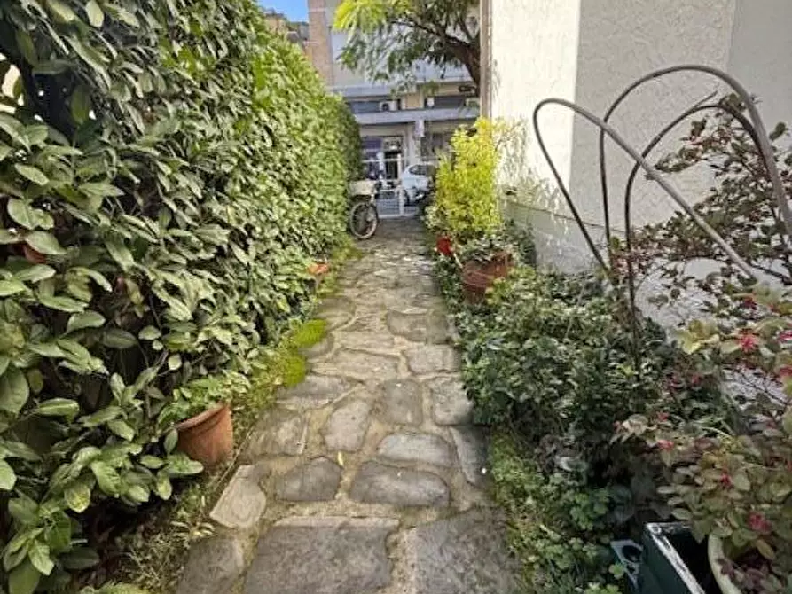 Immagine 17 di Appartamento in affitto  a Carrara